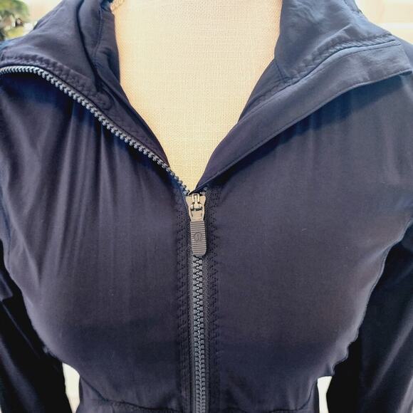 LULULEMON BLUE HOODED GATHERED WAIST ZIP POCKET JACKET SIZE 4 - Picture 8 of 12
